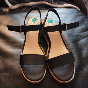 Tommy Bahama Sandals Size 8